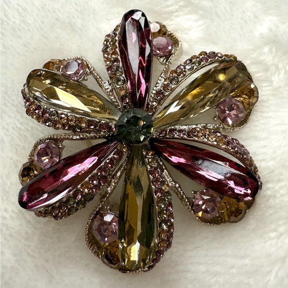 Jewelry - Elegant Multicolor Glass Flower Brooch